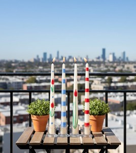 Velas Decorativas Pintadas a Mano, Coloridas y Modernas para Decoración del Hogar (Juego de 4) para San Valentín, Cumpleaños, Pascua, Festividades y Bares - Product Image 1