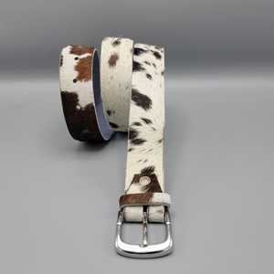 Ceinture en cuir de vachette rivetée avec boucle ardillon argentée rectangulaire style vintage, largeur 3,5 cm, longueur 120 cm - Product Image 1