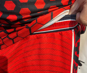 Ensembles d'uniformes de football pour hommes adultes, design personnalisé, 100% polyester, séchage rapide, respirant, haute qualité, manches courtes, impression personnalisée - Product Image 1