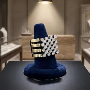 Bague de luxe pour homme en or avec motif diamant – Bijoux de créateur haut de gamme pour homme - Product Image 5