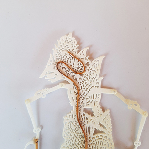 Marionnette de théâtre des ombres Wayang Kulit en cuir indonésien artisanale, Rama Wijaya, décoration murale traditionnelle culturelle, ornement artisanal - Product Image 3