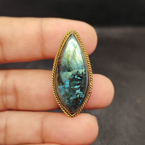 Lot en gros de pendentifs et breloques fantaisie en cristal de labradorite 100% naturel, faits à la main, de haute qualité, avec rainures, au meilleur prix - Product Image 1