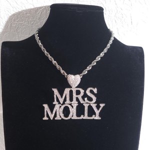 Collier avec pendentif personnalisé en lettres graffiti hip-hop, serti de pierres CZ, bijoux bling pour hommes - Product Image 1