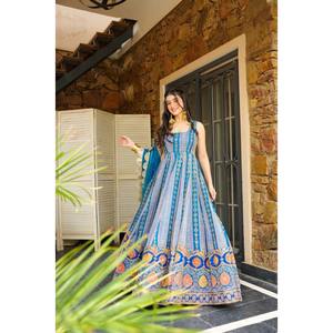 Vestido de Diseñador y Hermosa Dupatta Talla XS, Look Perfecto para Fiestas - Product Image 2