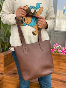 Sac à main fourre-tout en cuir véritable pour femmes de fabricant le plus vendu sac à bandoulière quotidien de grande capacité pour le bureau, les voyages et l'utilisation décontractée - Product Image 5