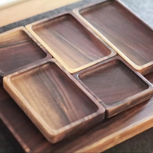 Bandeja de Servir Ovalada Grande de Nogal con Acabado Lacado - Organizador Moderno de Madera para Mesa de Centro con Almacenamiento de Especias y Diseño Multifuncional - Product Image 1
