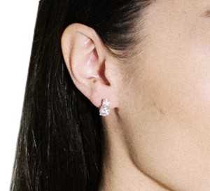 ต่างหูเพชรทรงเท็ดดี้มินิมอลลิสต์ รับรองโดย IGI ทองคำแท้ 10K 14K เพชรทรงกลมเจียระไนแบบบริลเลียนท์ เพชรเพาะเลี้ยงในห้องปฏิบัติการ - Product Image 6