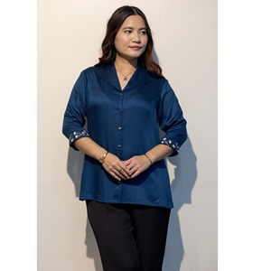 เสื้อเชิ้ตผ้าฝ้ายพรีเมี่ยมและสง่างาม Claire Blue Giza สำหรับผู้หญิงซื้อโดยตรงจากผู้จำหน่าย - Product Image 1