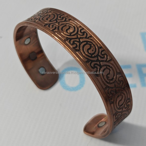 Bracelet magnétique en cuivre artisanal, aimant puissant, accessoire pour la guérison spirituelle, l'équilibre énergétique et le yoga - Product Image 1
