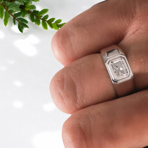 Bague de fiançailles vintage pour femme avec diamant de laboratoire taille radiant de 1,00 carat |   Or blanc 14 carats |   Cadeau d'anniversaire de mariage IGI - Product Image 2