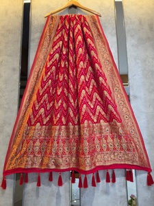 Dupatta en Georgette Pure Khadi Bandhej Leheriya, Collection de Dupatta Traditionnelle Ethnique de Créateur pour Mariage, Fête et Cérémonie - Product Image 1