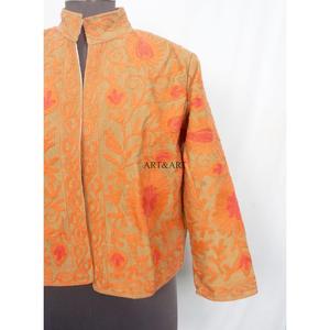 Chaqueta de Tela Cotrise Acolchada con Bordado Floral Hecho a Mano, Detalle de Botones, Forro de Algodón a Rayas, Transpirable, Ecológica, Gruesa para Invierno - Product Image 3