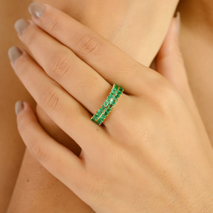 Nuevo Anillo de Media Eternidad de Doble Hilera con Gema de Esmeralda de 2x2mm, Diseño Elegante, Piedra de Nacimiento de Mayo, Oro Amarillo Puro de 14K, Joyería Personalizada - Product Image 4