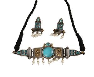 Conjunto de Collar Gargantilla Bohemio Vintage Bicolor de Plata Oxidada y Chapado en Oro con Piedra Monalisa, Turquesa y Perlas Colgantes para Compromiso - Product Image 1