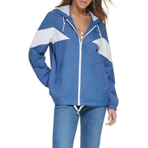 Veste coupe-vent pour femme en tissu vert aqua et gris, légère, active, à capuche, avec poches zippées sécurisées - Product Image 4