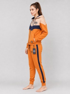 Conjunto Deportivo Personalizado para Mujer, Ropa Deportiva con Construcción de Calidad, Ajuste Cómodo y Apariencia Elegante para Equipos de Fitness - Product Image 3