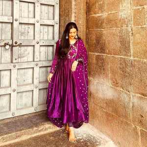 TENDANCE CHINON BRODERIE SÉQUENCE TRAVAIL ROBE BAS AVEC DUPATTA ROSE - Product Image 4