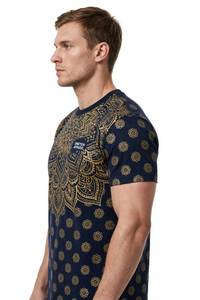 ONETEN APPAREL Camiseta de manga corta azul marino para hombre, cuello redondo, estampado geométrico de mandala dorado - Product Image 5