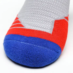 Calcetines Casuales de Moda con Estampado Digital de Letras para Hombre y Mujer, Diseño Personalizado, Proveedor de Fábrica OEM, la Mejor Calidad para Compras al por Mayor - Product Image 1