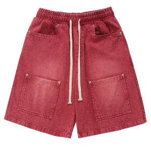 Shorts cargo en jean délavé noir pour homme, taille élastique avec cordon de serrage, grandes poches carrées, coupe ample et large, style streetwear - Product Image 4