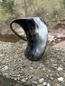 Nueva Jarra Vikinga Auténtica Hecha a Mano de Cuerno de Vaca, Jarra Natural de Cuerno de Buey para Beber Cerveza/Ale/Mead, Ecológica, Estilo Medieval Vintage para el Hogar - Product Image 6