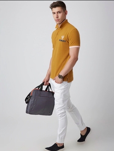 Chemise Homme Jaune Moutarde à Manches Courtes avec Logo Brodé, 100% Coton Uni, Décontractée, Été, Écologique, Sans Col - Product Image 1