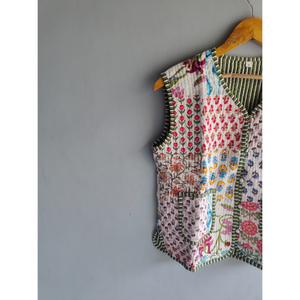Chaleco acolchado con estampado floral para mujer, reversible, sin mangas, para usar como prenda exterior, regalo para ella. - Product Image 2
