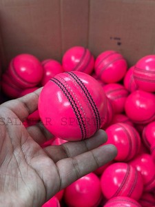 ลูกคริกเก็ตคุณภาพสูง Salstar Sport หนังวัวเกรดพรีเมียม สีชมพูอินเทรนด์ ปรับแต่งสีและโลโก้ได้ รับผลิตแบบ OEM - Product Image 6