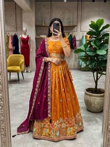 Lehenga de seda con bordado intrincado y detalles de elefantes y pavo real con hilo dorado, completamente cosido, listo para usar. - Product Image 3