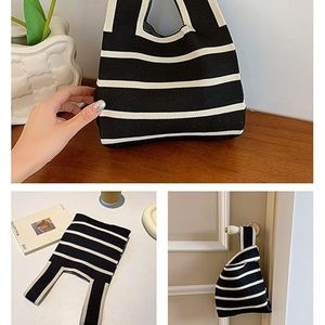 Borsa Tote Versatile da Donna in Lana Lavorata a Maglia, Borsa a Secchiello, Borsa a Scatola, Borsa a Mano - Product Image 3