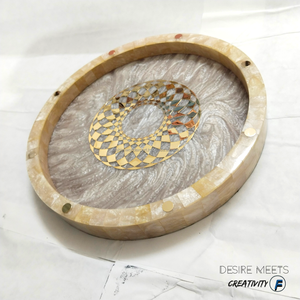 ถาดเสิร์ฟทองเหลืองและเรซินสีดำทำด้วยมือของ Deepawali ถาดตกแต่งหรูหราเป็นมิตรกับสิ่งแวดล้อมและยั่งยืนในอินเดีย - Product Image 5