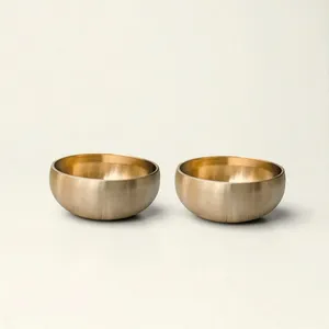Juego de comedor de bronce hecho a mano por artesanos de Kansari, composición de cobre puro y estaño, plato tradicional thali, tazones, cuchara de vidrio, tenedor. - Product Image 6