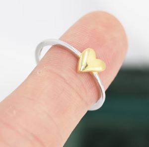 แหวนรูปหัวใจทำจากเงินสเตอร์ลิงและทองคำ แหวนสองสี หัวใจทองคำ แหวนรูปหัวใจ - Product Image 4