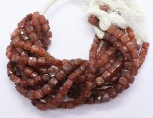 Cuentas facetadas de piedra del sol AAA en forma de cubo de 6-7 mm, cuentas de piedra del sol en forma de cubo 3D de 8 pulgadas, cuentas sueltas de piedra del sol natural para la fabricación de joyas. - Product Image 1