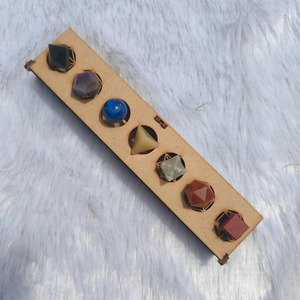 Ensemble de 7 cristaux chakra avec solides de Platon, géométrie sacrée, pierres de guérison, Reiki, méditation, yoga, équilibrage énergétique, pierres précieuses - Product Image 3