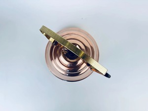 Théière traditionnelle haut de gamme plaquée cuivre avec longue becquetée élégante, poignée latérale décorative, couvercle intégré, design ventru et design haut de gamme - Product Image 2