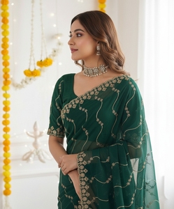 AARA Fashion Saree en soie vert élégant avec broderie dorée, protection solaire toutes saisons, pour mariage, femme, longueur ras du sol, coupe classique - Product Image 3