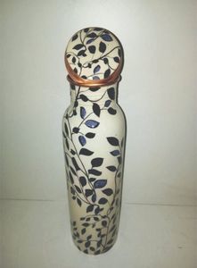 Botella Decorativa de Cobre con Textura Vintage, Cuerpo Resistente a Fugas y Elegante Exhibición para Mesa de Cocina - Product Image 1