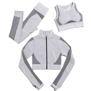 Ensemble de vêtements de sport pour femmes en 3 pièces, veste à capuche athlétique, soutien-gorge de sport, leggings de sport taille haute ajustés - Product Image 4