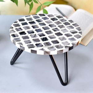 Présentoir à gâteaux de luxe moderne, style INS, fait à la main, plateau en résine marron, pieds en métal de haute qualité, outil de présentation de gâteaux en forme personnalisée - Product Image 3