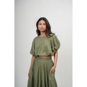 Conjunto de Dos Piezas Verde Oliva para Mujer, Top Corto con Mangas Abullonadas, Falda Larga Plisada, Color Sólido, Estilo Casual de Primavera, Teñido Liso, ODM - Product Image 6