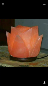Lámpara Decorativa de Sal del Himalaya Rosa Natural con Brillo Cálido para el Hogar, Dormitorio, Sala de Estar u Oficina, Iluminación de Mesa de Cristal Natural - Product Image 3