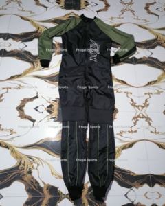 Combinaison de saut en parachute Sky Glide Pro avec logo imprimé sur le devant, aérodynamique, pour la chute libre et les sports extrêmes, fabrication sur mesure - Product Image 1