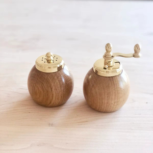 กระปุกใส่เกลือพริกไทยไม้พรีเมียม สำหรับร้านอาหาร คาเฟ่ โรงแรม ใช้สำหรับปรุงรสบนโต๊ะอาหาร และเพื่อการจัดวางอย่างสวยงาม - Product Image 1