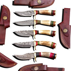 มีดเหล็กดามัสกัสคมกริบสำหรับขายส่ง ทำเองได้ ใช้ในชีวิตประจำวัน ตั้งแคมป์ ล่าสัตว์ มีดขนาดเล็ก ด้ามทำจากเขาสัตว์ พร้อมปลอกหนัง รับผลิตแบบ OEM/ODM/OBM - Product Image 1