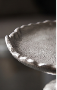 Bol en métal lourd à bord évasé, texture moulée, pour décoration de table, article pour commandes en gros - Product Image 4