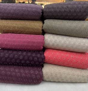 Tissu en polyester léger, respirant et doux, brodé de fleurs sur toute la surface, 60 GSM, pour robe de mariée - Product Image 6