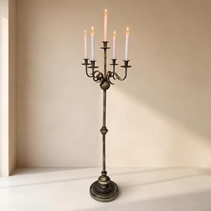 Candelabro decorativo de 5 pilares para fiestas, eventos, esquinas del hogar, decoración de bodas e iluminación ambiental de lujo de la India. - Product Image 1