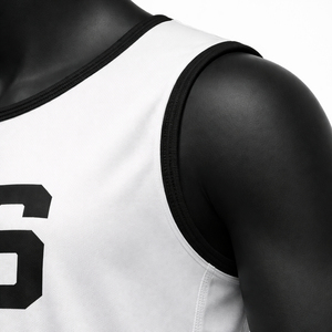 Chaleco de entrenamiento blanco con el número 56 impreso en la espalda para práctica deportiva, diseño transpirable de tela de malla - Product Image 5