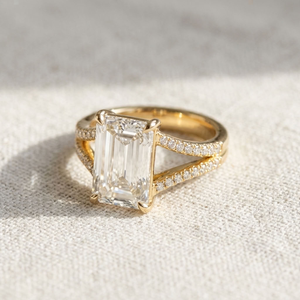 Bague de fiançailles en or 18 carats avec diamant taille émeraude certifié IGI, or jaune, style classique, bijoux pour femmes pour mariage et anniversaire - Product Image 3